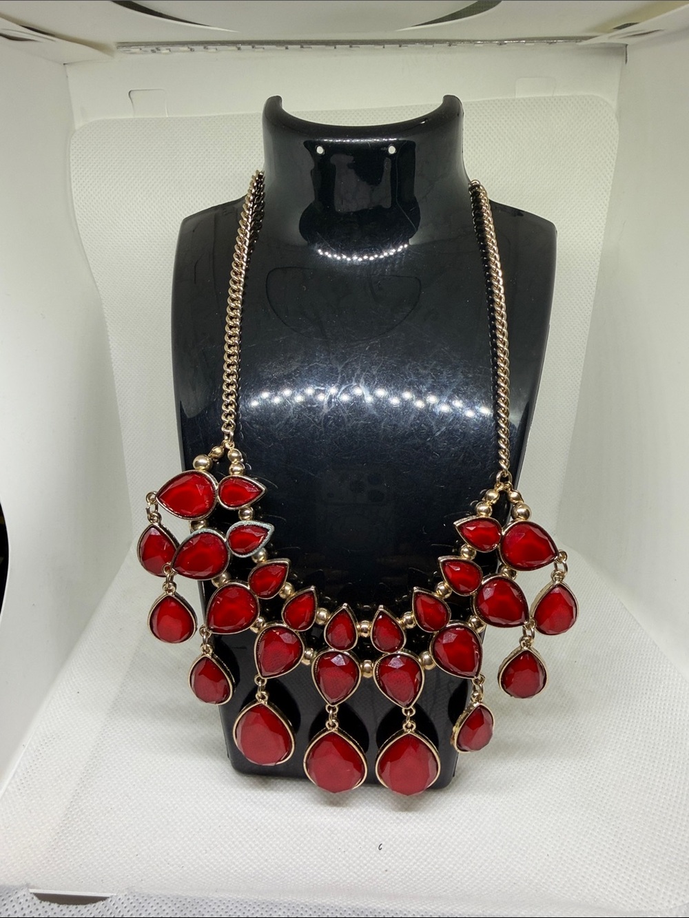 Elegant Red Statement Bib Necklace - Women Jewelry